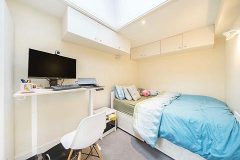 1 bedroom flat to rent, Wandsworth Road, London SW8