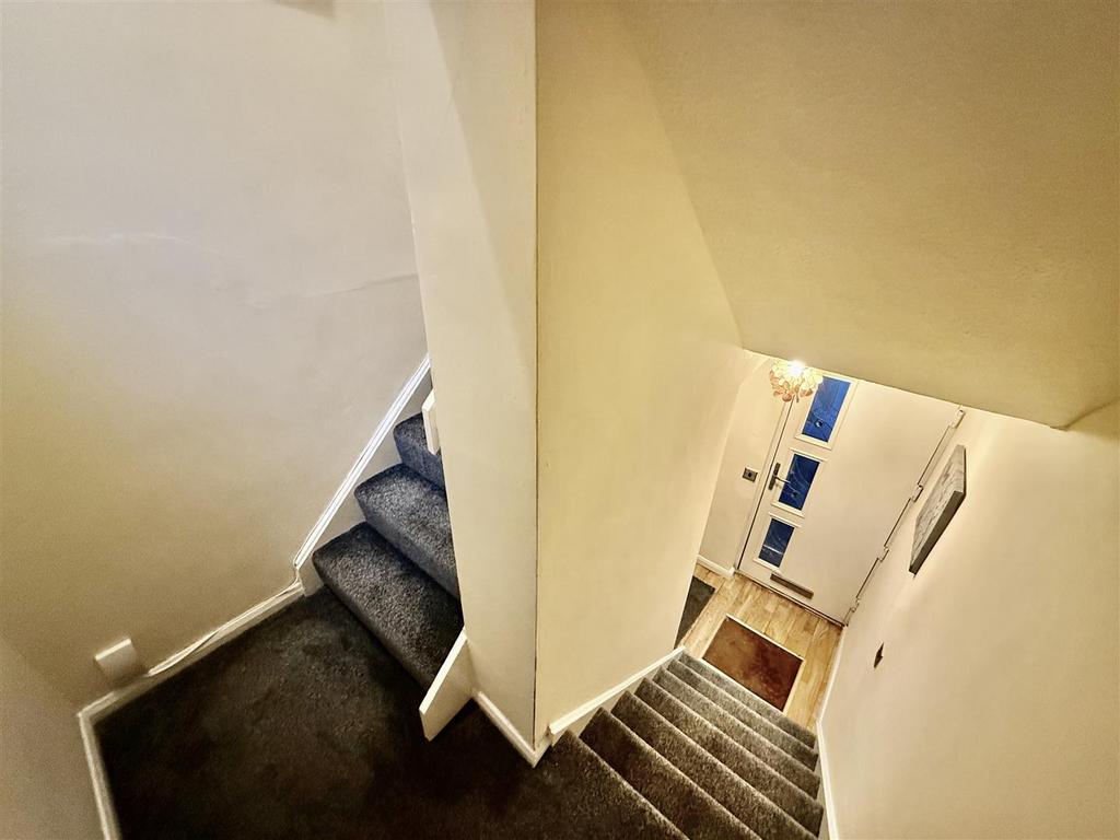 Entrance/stairway