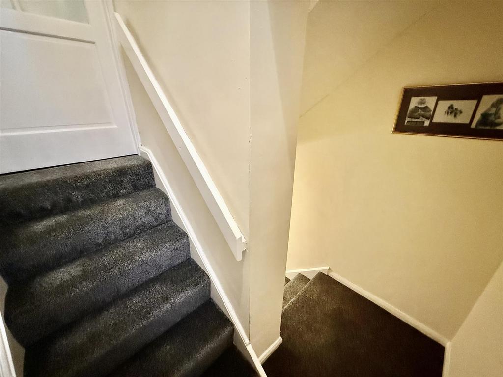 Entrance/stairway