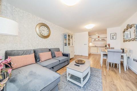 2 bedroom flat for sale, Bartholomew House, London W10