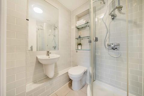 2 bedroom flat for sale, Bartholomew House, London W10