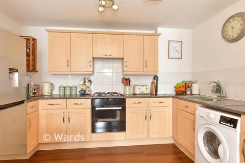 2 bedroom ground floor flat for sale, Esparto Way, Dartford, Kent