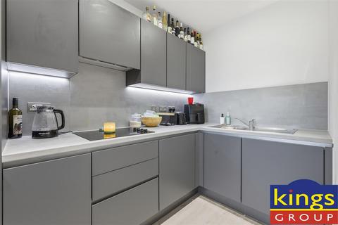 1 bedroom apartment for sale, Shipbuilding Way, London