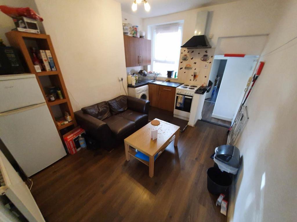 Kitchen dining area