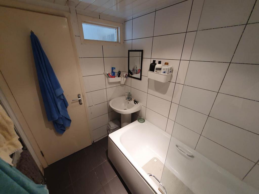 Bathroom (2)