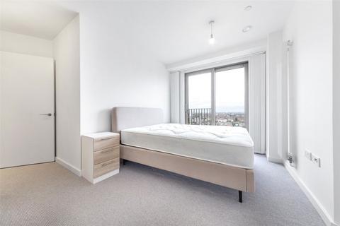 3 bedroom flat for sale, Western Gateway, London E16