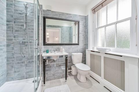 4 bedroom flat to rent, Hill Road, St John's Wood, London, NW8