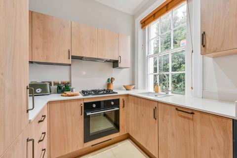 4 bedroom flat to rent, Hill Road, St John's Wood, London, NW8