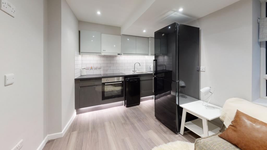 3 bedroom flat share to rent
