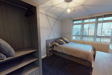 3 bedroom flat share to rent, St. Mary Street, Cardiff CF10
