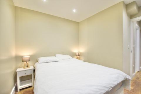 2 bedroom flat to rent, Grafton Road, Camden, NW5