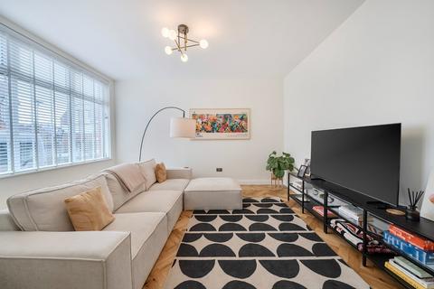 3 bedroom terraced house for sale, Babington Road, Streatham, London, SW16