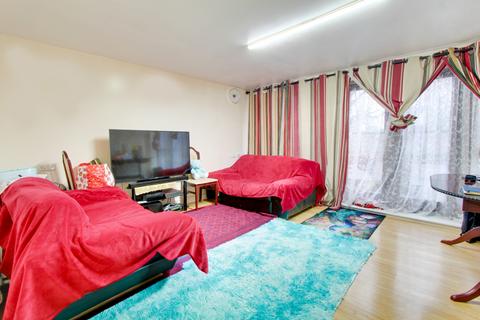 2 bedroom flat for sale, Clarke Close, Croydon, CR0