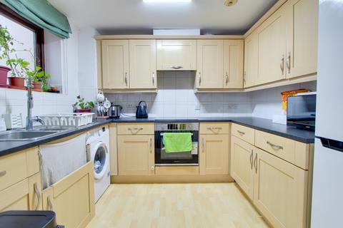 2 bedroom flat for sale, Clarke Close, Croydon, CR0