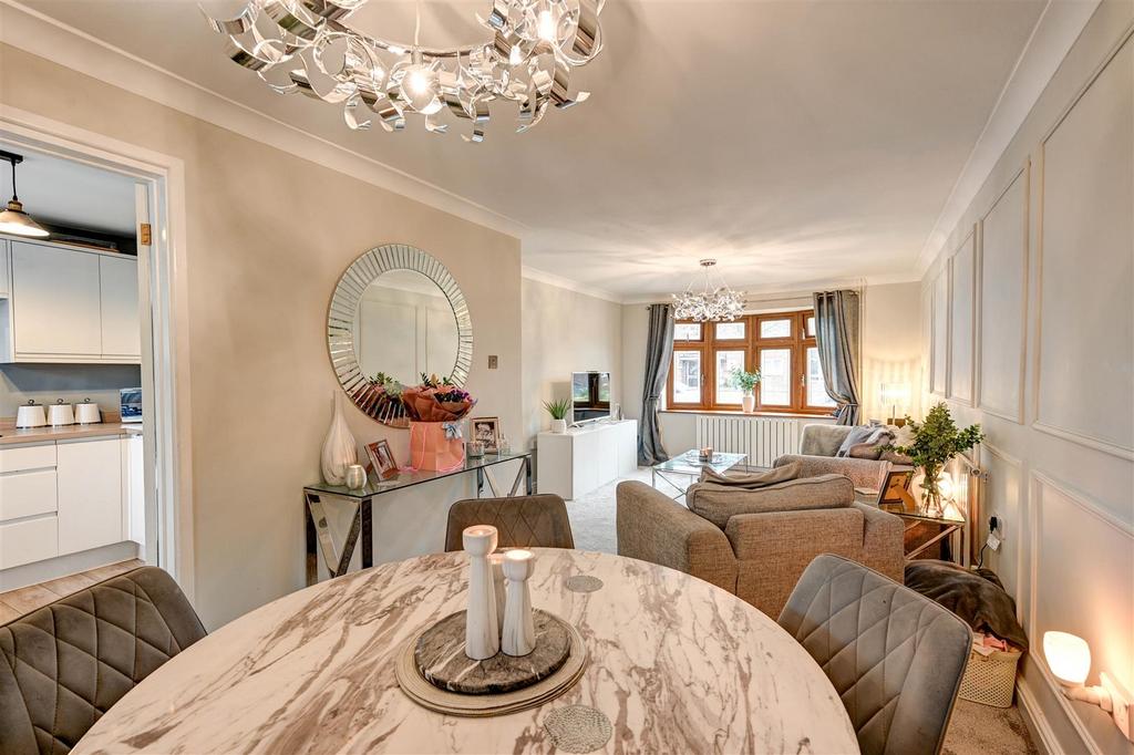 Dining area to Lounge.jpg