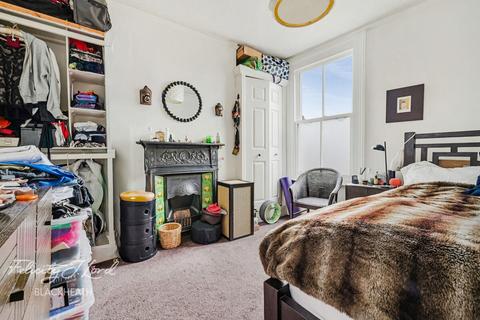 2 bedroom maisonette for sale, Bramshot Avenue, Charlton