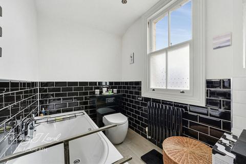 undefined, Bramshot Avenue, Charlton
