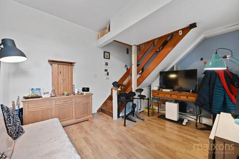 2 bedroom maisonette for sale, Beulah Road, Thornton Heath CR7