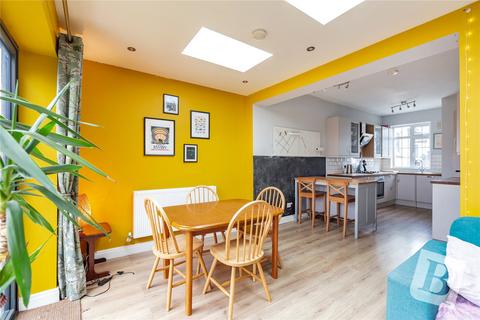 3 bedroom terraced house for sale, Crescent Avenue, Hornchurch, RM12