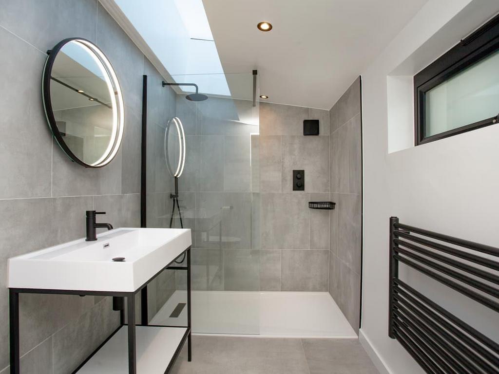 Bedroom 4 Bathroom.jpg