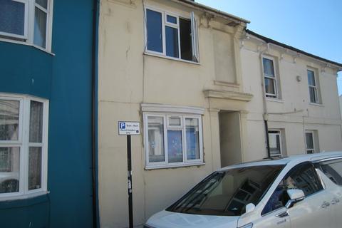3 bedroom terraced house to rent, Park Crescent Road, Brighton BN2
