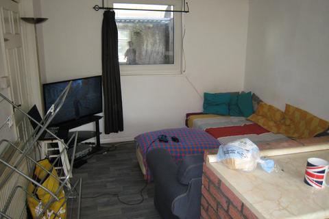 3 bedroom terraced house to rent, Park Crescent Road, Brighton BN2