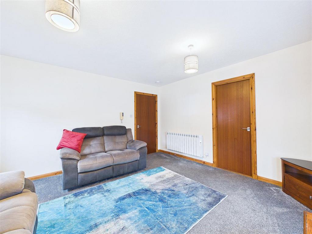 Sitting Room & Dining Area