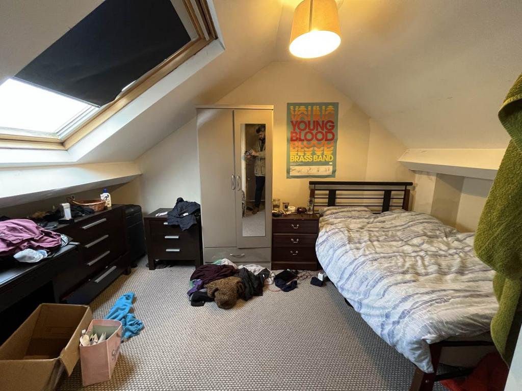 Bedroom (2)
