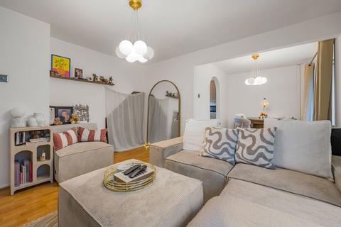 3 bedroom end of terrace house for sale, Oak Tree Court, Bridgend CF31