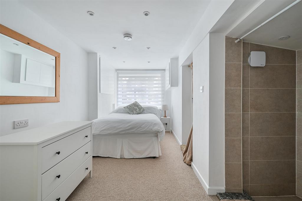 ORCHARD CLOSE, 5- (11).jpg
