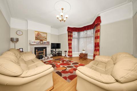 4 bedroom terraced house for sale, Kingswood Road, Ilford IG3