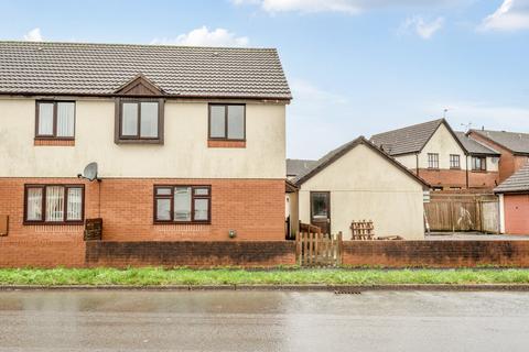 3 bedroom semi-detached house to rent, Exeter Road, Cullompton, Devon, EX15