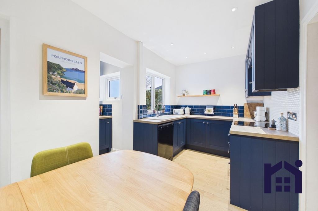 Dining kitchen
