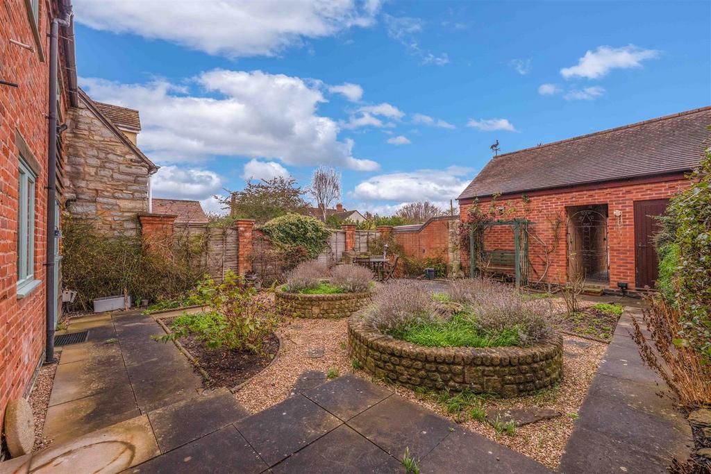 Courtyard Garden