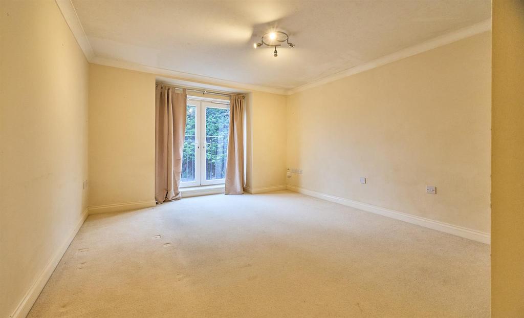 Lounge/Dining Room to Front