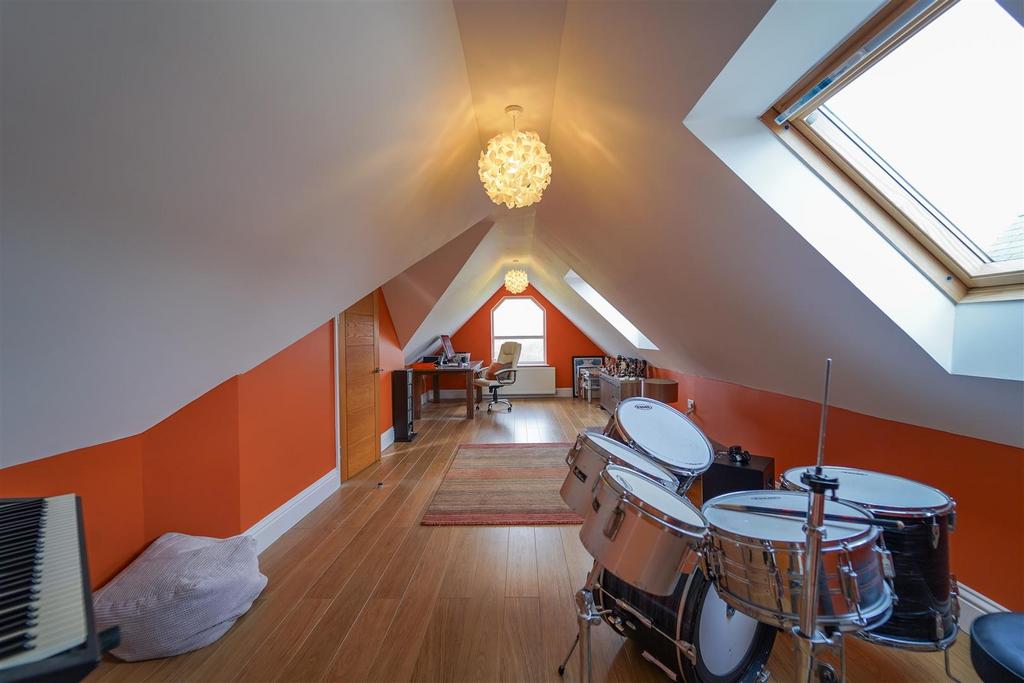 22 Lady Housty Ave-56.jpg