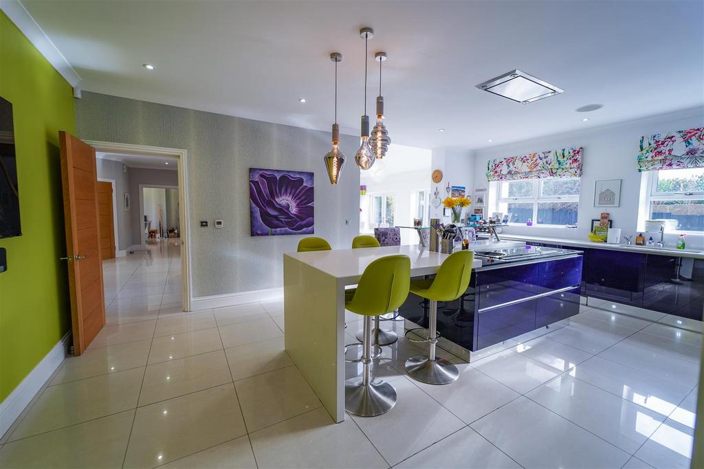 22 Lady Housty Ave-18.jpg