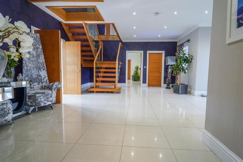 6 bedroom detached house for sale, Lady Housty Avenue, Newton