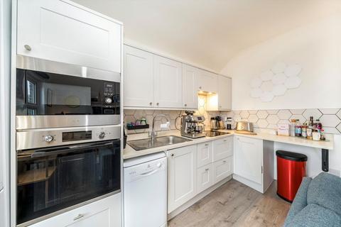 1 bedroom flat for sale, Bromar Road, London SE5
