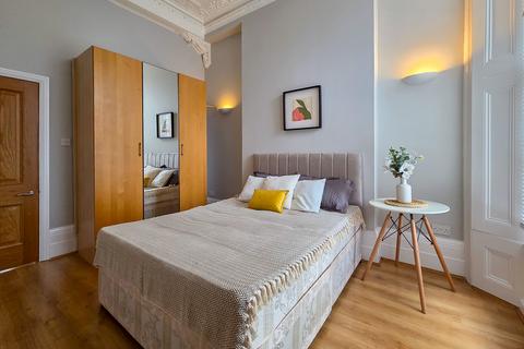 2 bedroom flat to rent, Kensington Gardens Square, Bayswater, London, W2