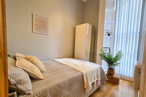 2 bedroom flat to rent, Kensington Gardens Square, Bayswater, London, W2