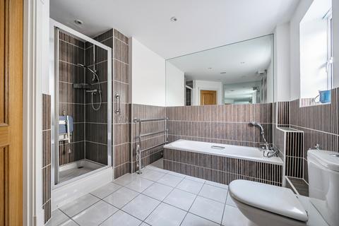 2 bedroom apartment for sale, Packhorse Road, Gerrards Cross, Buckinghamshire, SL9
