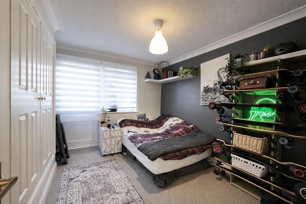 Bed 1.jpg