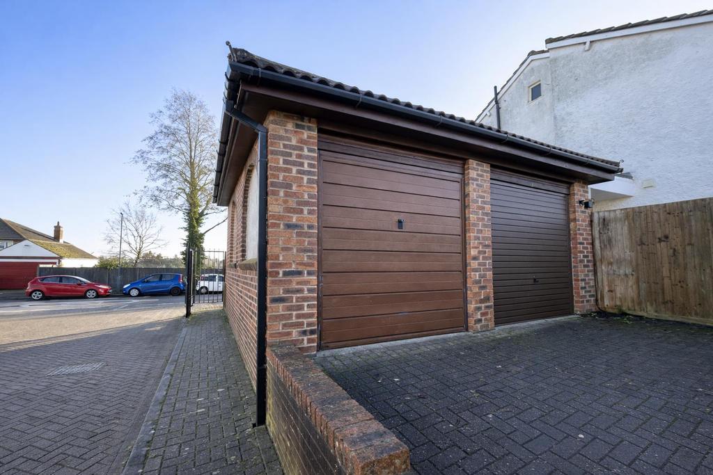 Garage.jpg