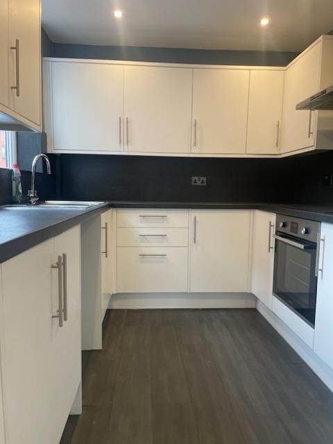 Kitchen2 ll.jpeg