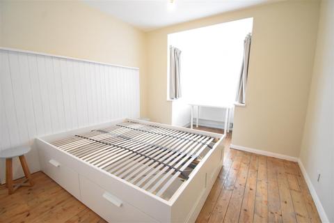 1 bedroom apartment to rent, Lovelace Road, Surbiton