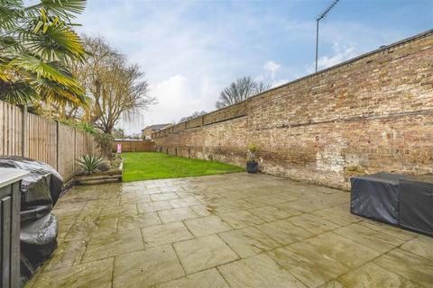 undefined, Albany Road, Old Windsor, Windsor