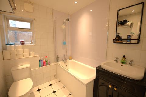 undefined, Pall Mall, Leigh-on-Sea