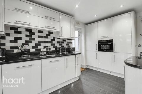 undefined, Clifton Road, Basildon