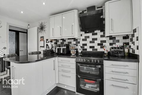 undefined, Clifton Road, Basildon